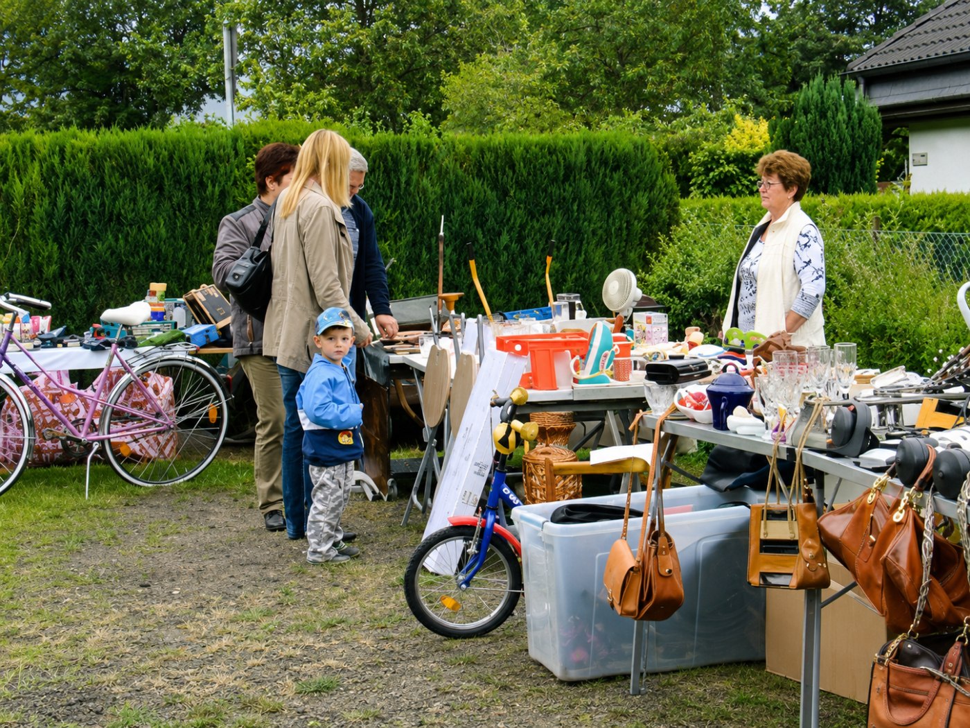 Trödelmarkt in der Kolonie Waldessaum
