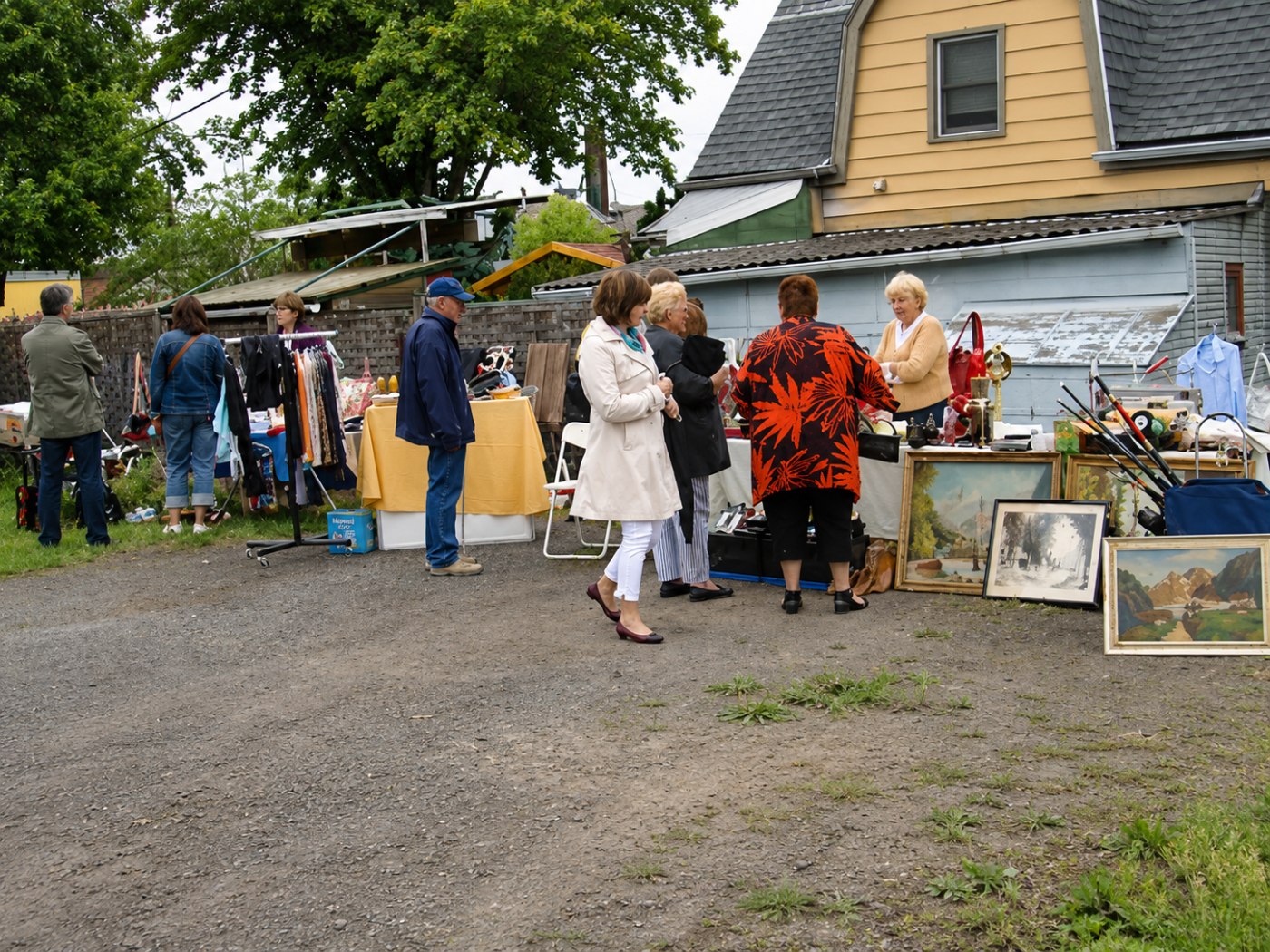 Trödelmarkt in der Kolonie Waldessaum